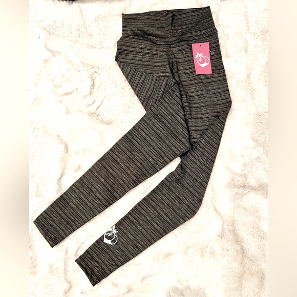 Bootyqueen apparel AS SEEN ON SHARK TANK. Grey striped legging size small. - Picture 1 of 6